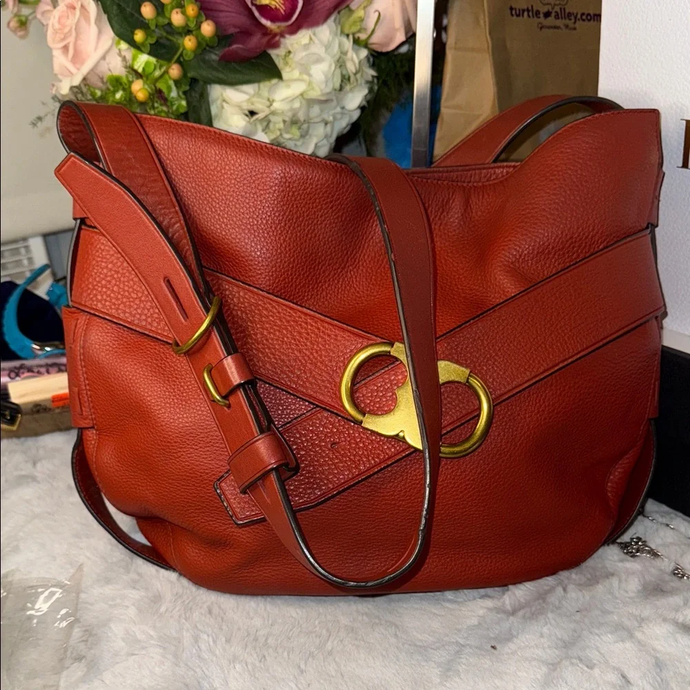 Tory Burch Gemini Link Redwood Leather Shoulder Bag with Gold tone Accent - Picture 3 of 16